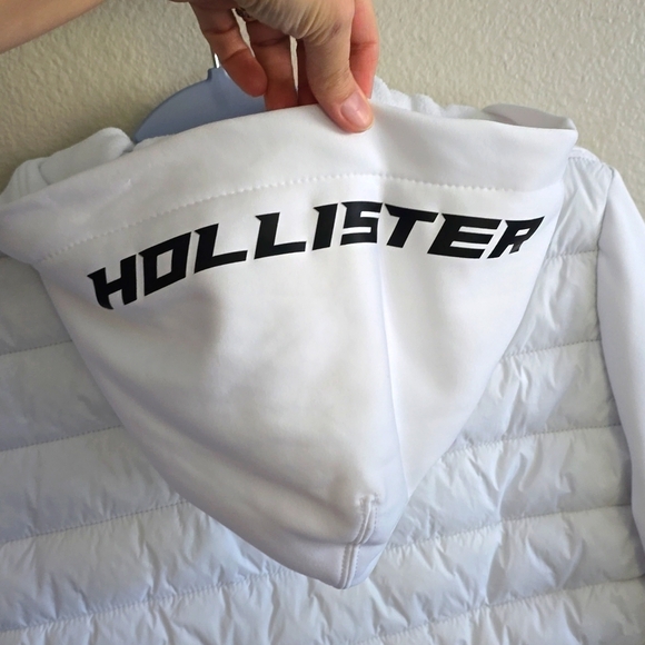 Hollister White Quilted Jacket - Size  S - Picture 3 of 8